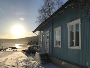 Charming Lakeside House Lillehammer